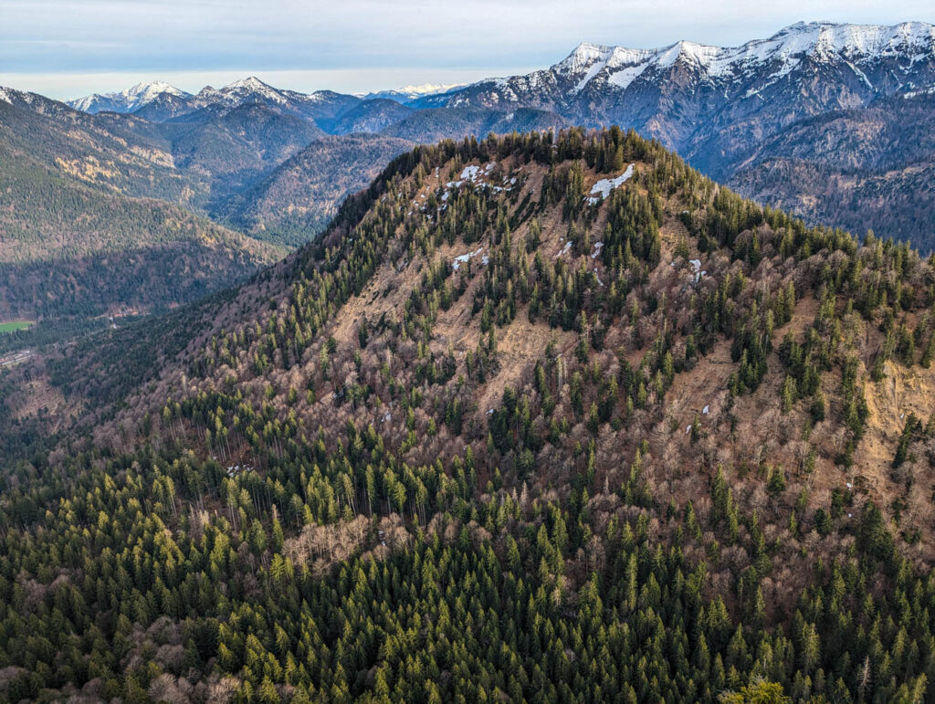 Aussicht vom Leonhardstein zur Halserspitz und zum Guffert