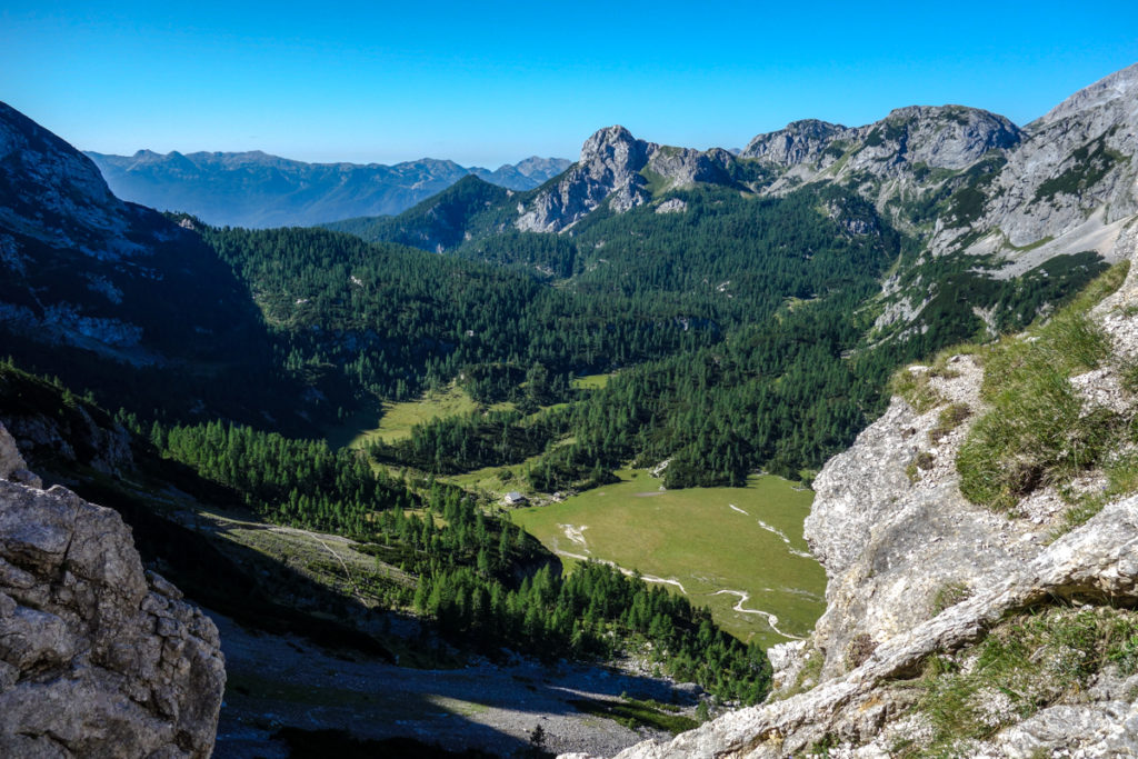 Blick in den grünen Talboden