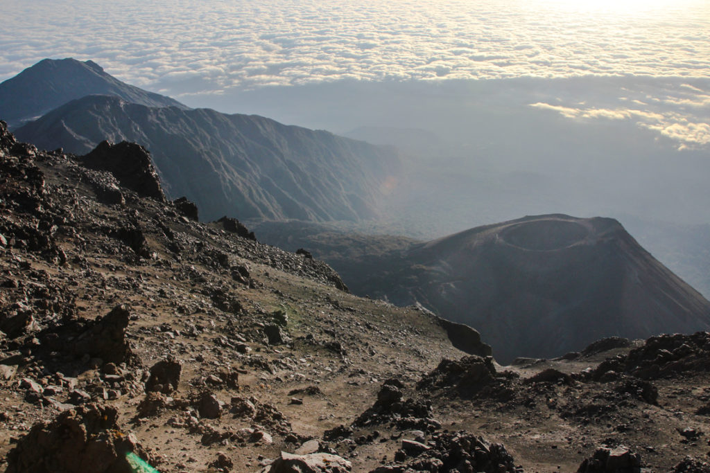 Blick in den Meru Krater