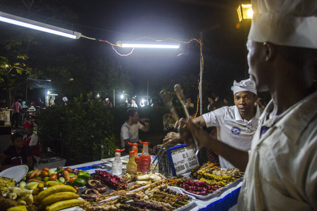 Nachtmarkt in den Forodhani Gardens