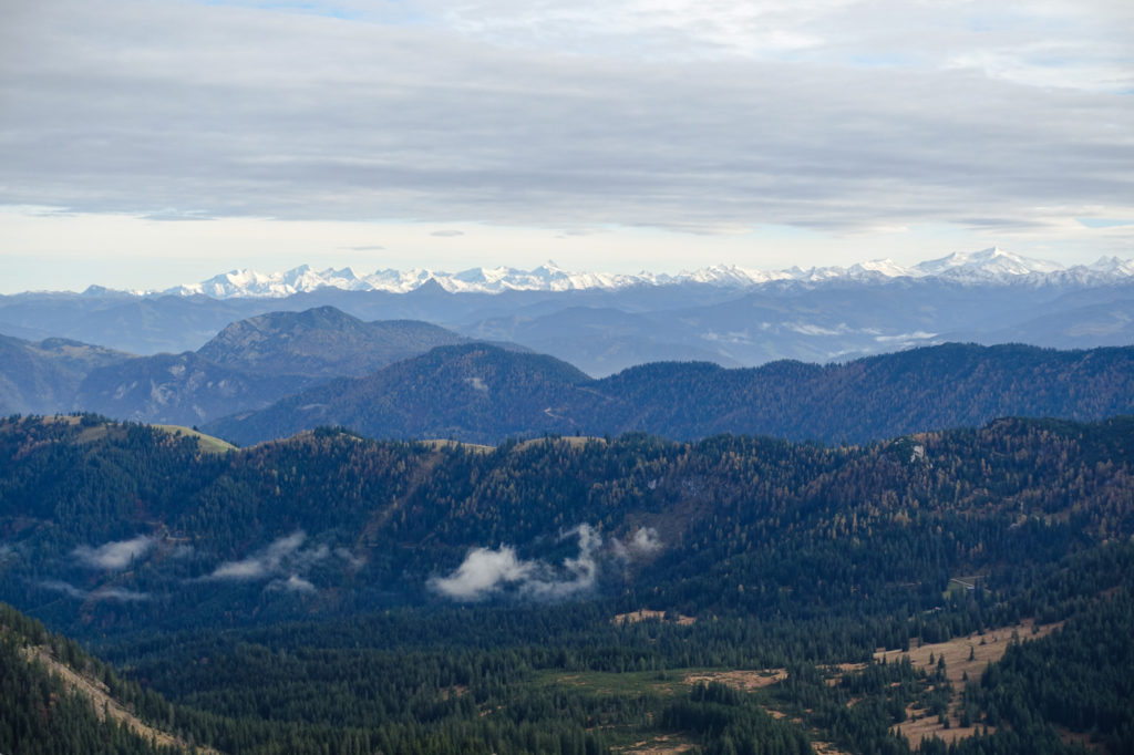 Die Hohen Tauern in der Ferne