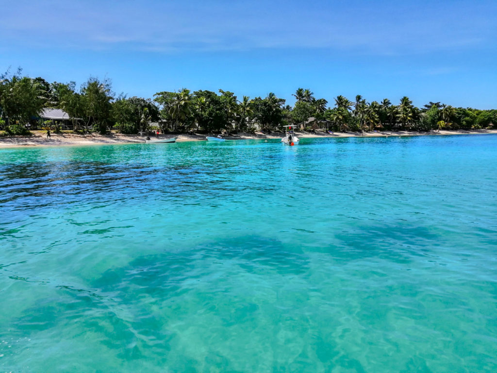 Strand vor der Oarsmans Bay Lodge