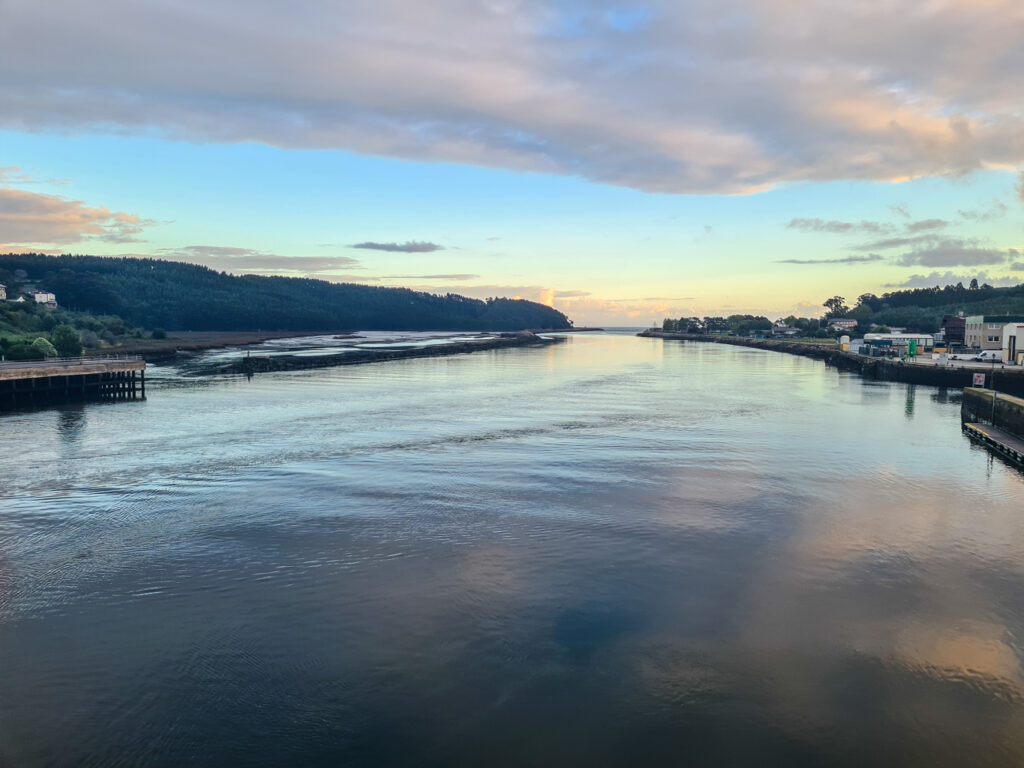 Brücke über den Fluss Navia