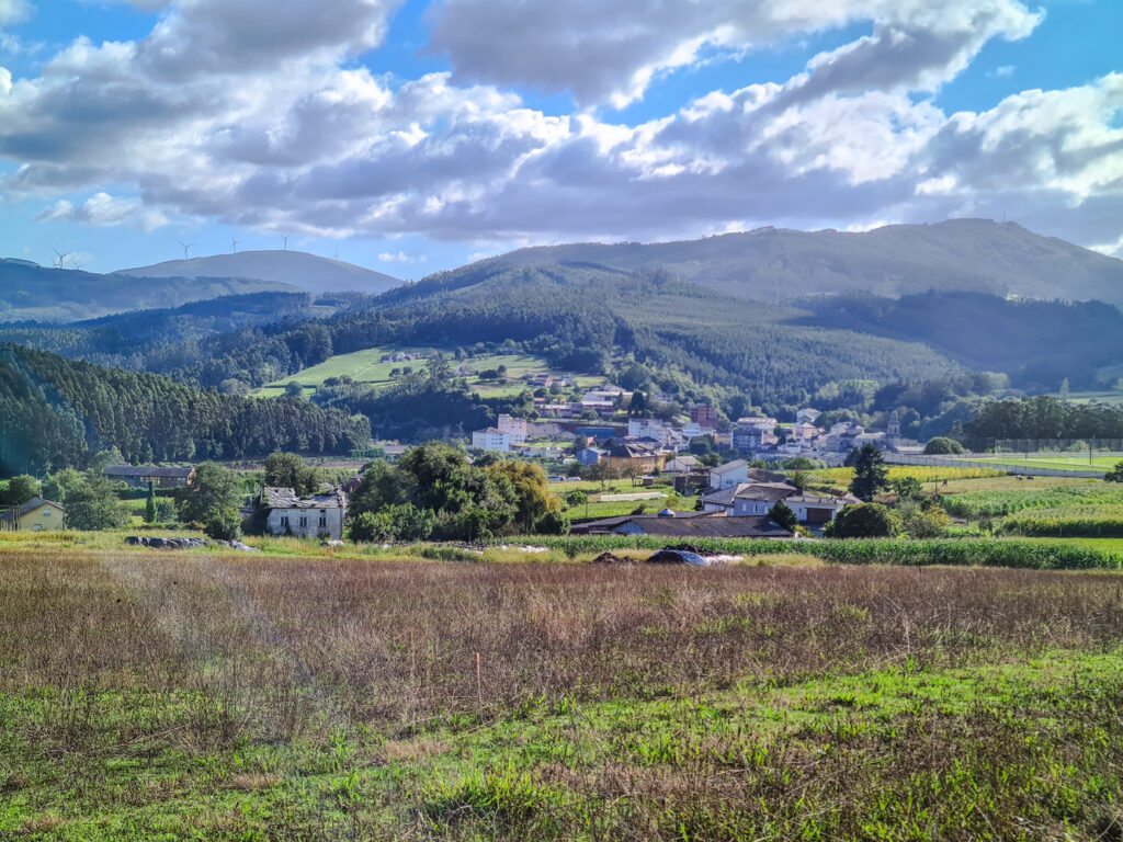 Blick nach Vilanova de Lourenzá