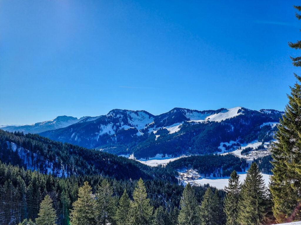 Blick auf Stümpfling, Roßkopf und Stolzenberg