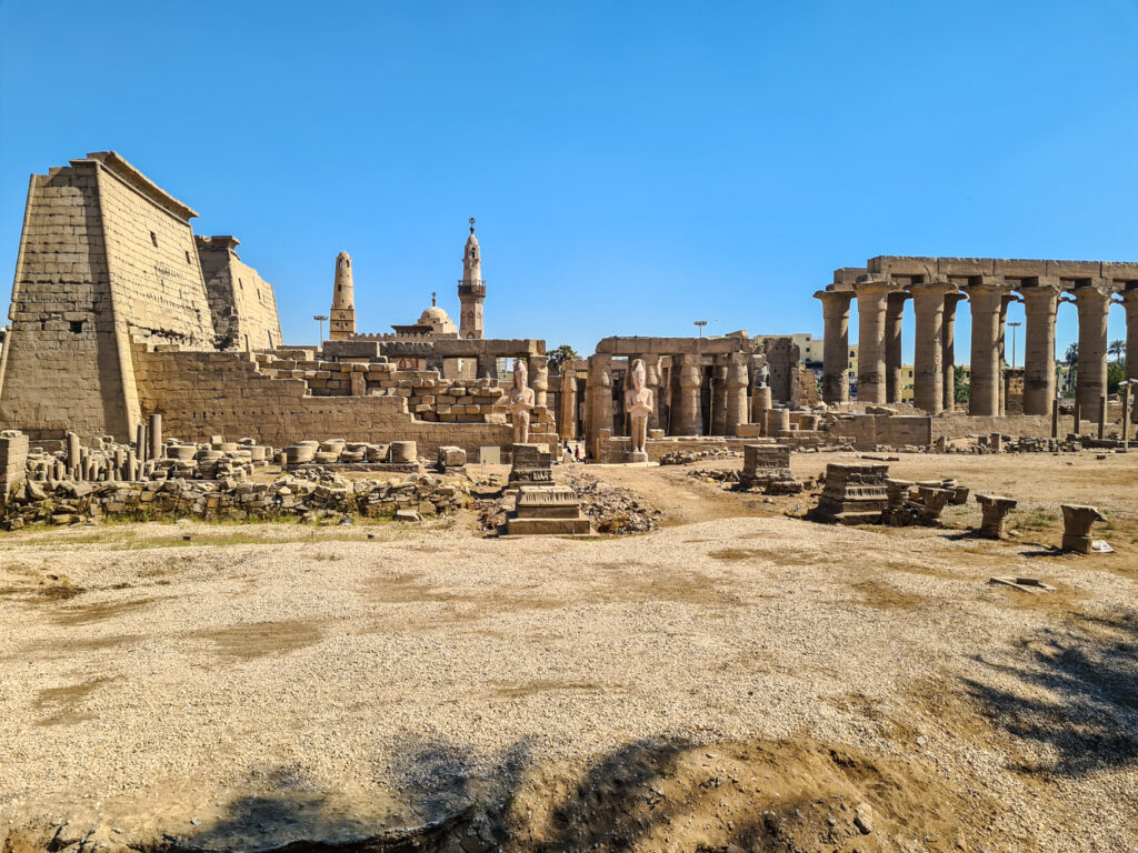 Luxor Tempel von außen