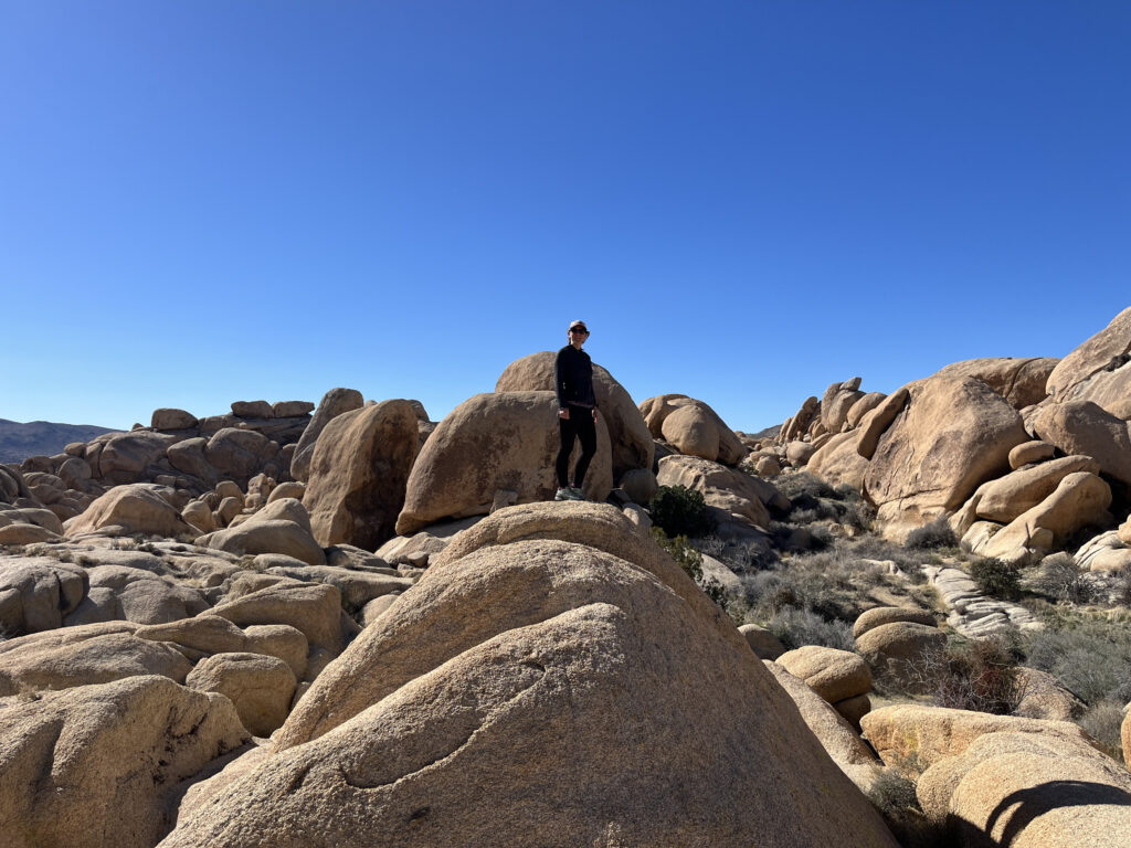 Es macht Spaß auf den Felsen herumzukraxeln