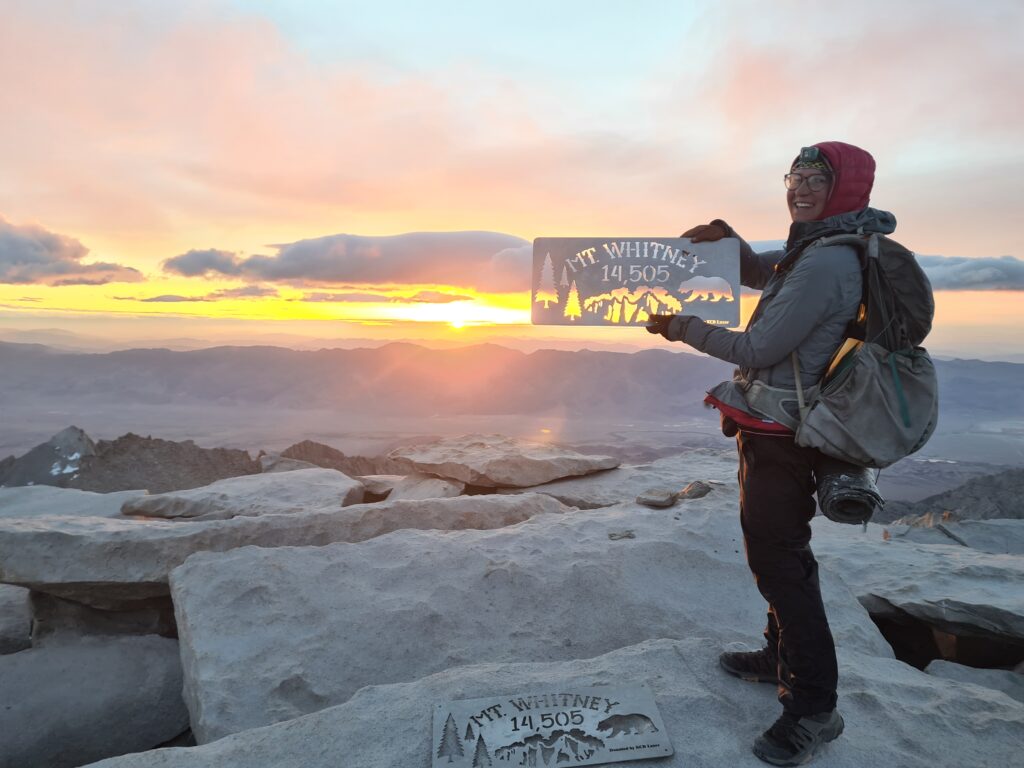 Sonnenaufgang am Gipfel vom Mount Whitney
