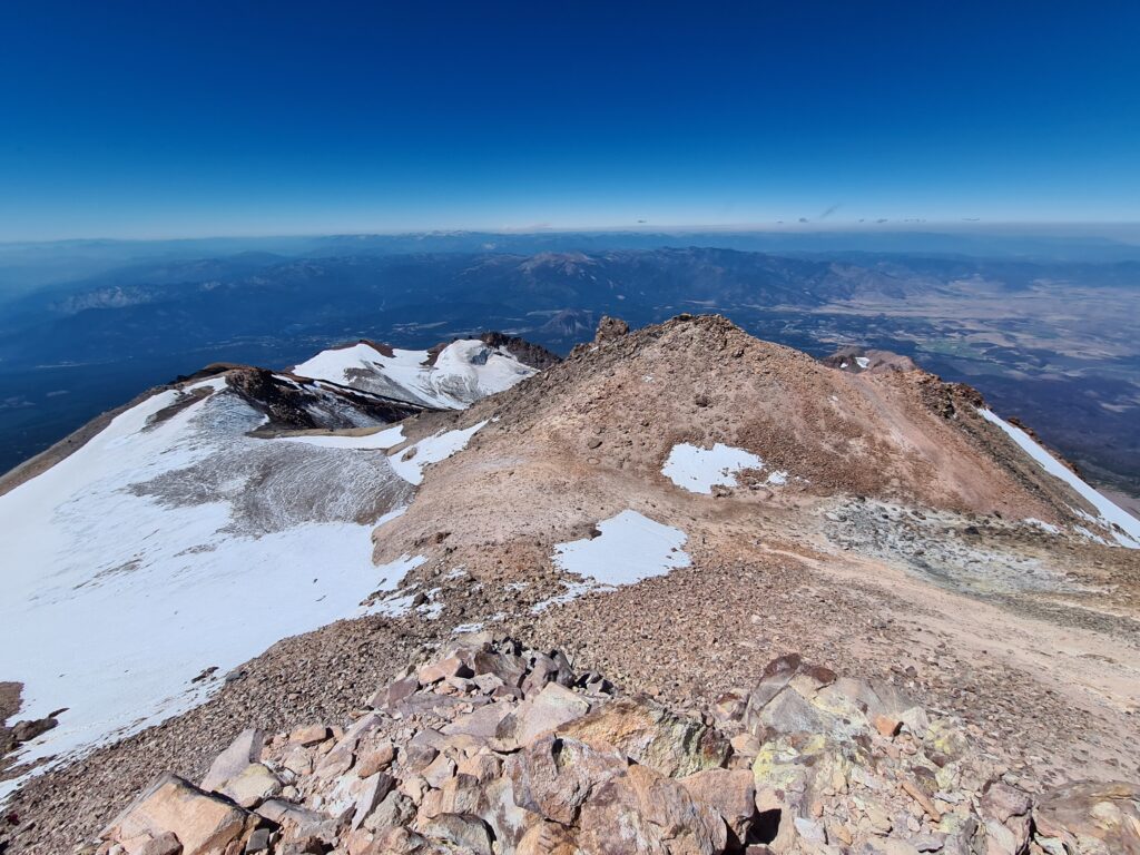 Ausblick vom Gipfel von Mount Shasta