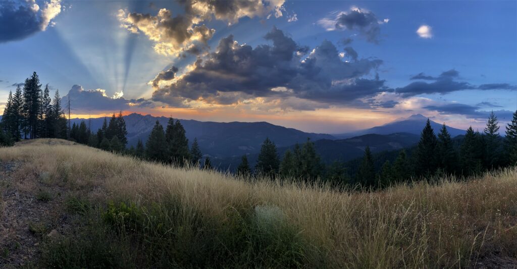 Unser Zeltplatz mit Blick auf den Mount Shasta