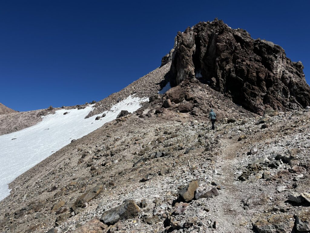 Der Gipfel von Mount Shasta ist zum Greifen nah