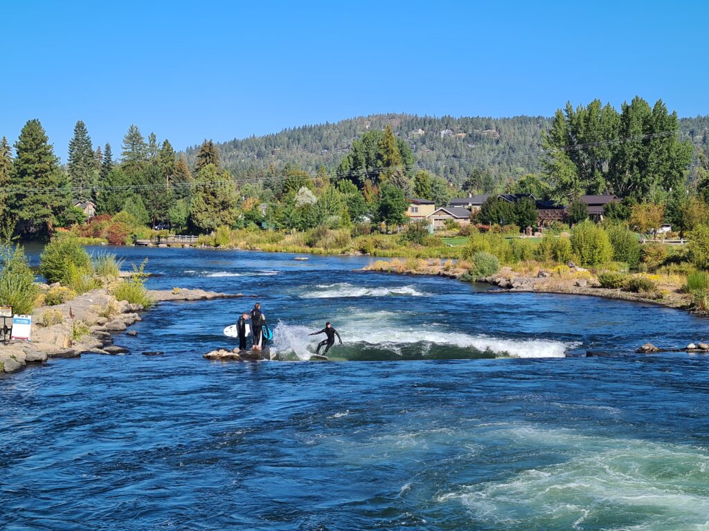 Surferwelle in Bend