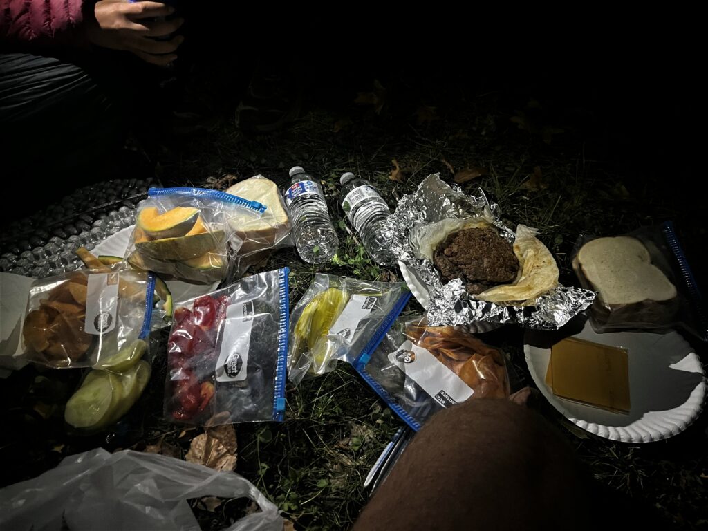 Abendessen in Seiad Valley dank Trail Angels am Campingplatz