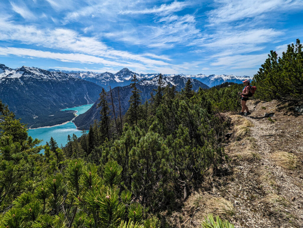 Blick auf den Plansee bei Überschreitung zum Schelleleskopf