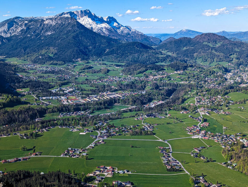 Blick nach Berchtesgaden und zum Berchtesgadener Hochthron