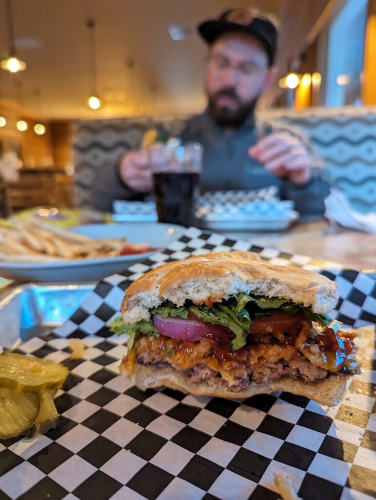 Burger in der Swiftcurrent Lodge