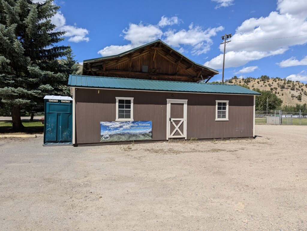 Hiker Hut in Anaconda