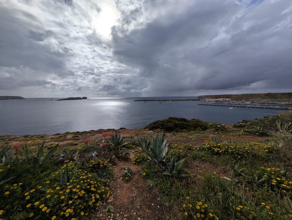 Ein düsterer Morgen in Sagres