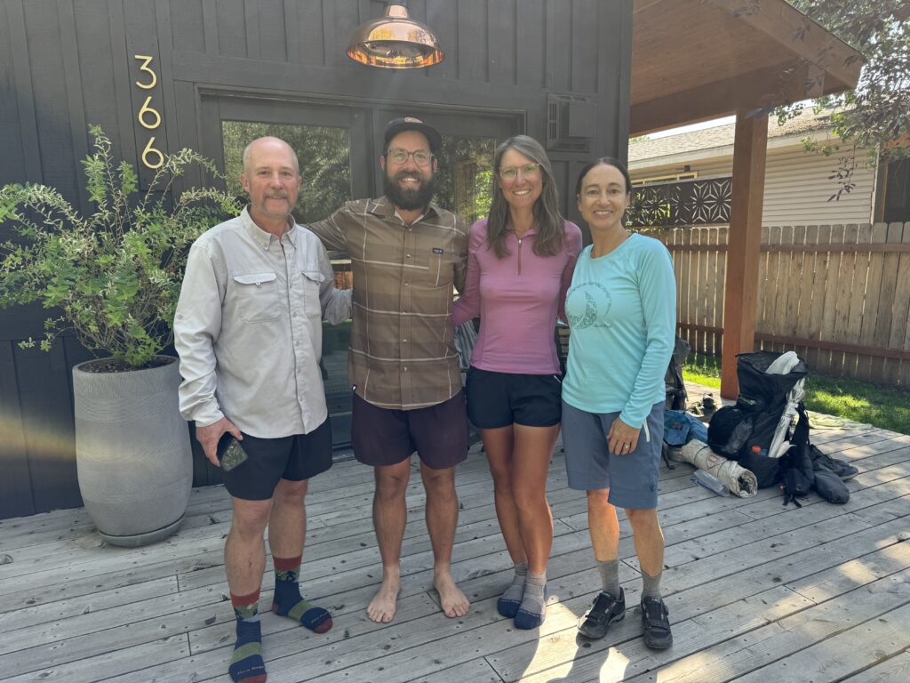 Trail Angel Christine lädt uns stinkende Thru-Hiker zu sich nach Hause ein