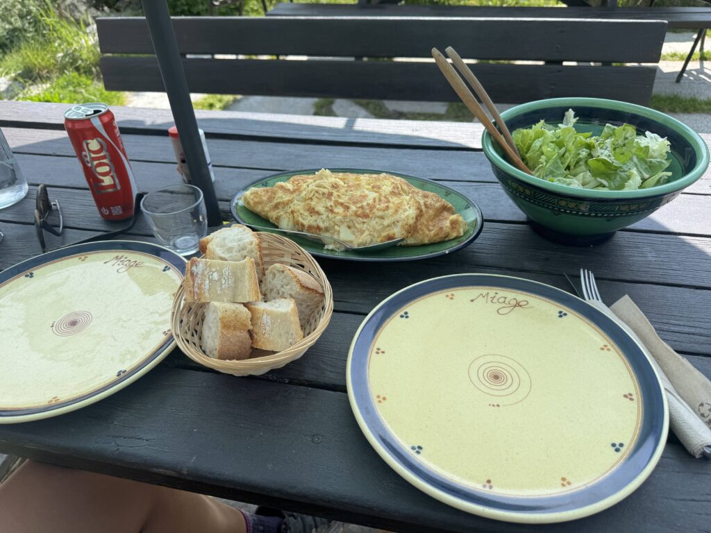 Mittagessen am Refuge de Miage