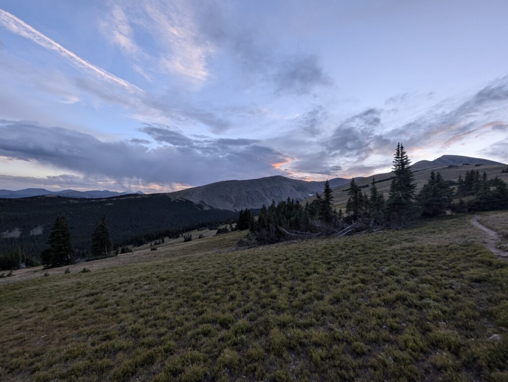 Wir wandern in den Abend hinein