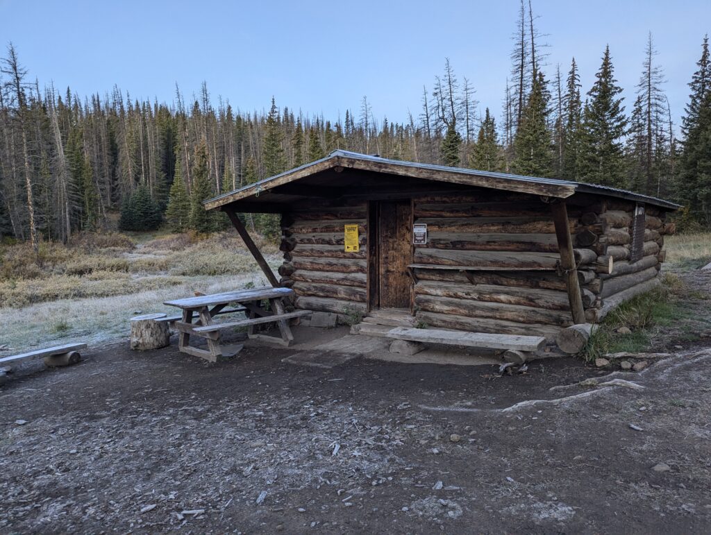 Gemütliche Hütte des Heart of the Rockies Snowmobile Club