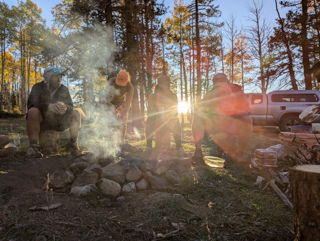 Trail Magic am Lagerfeuer