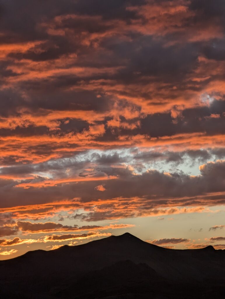 Ein feuriger Sonnenuntergang