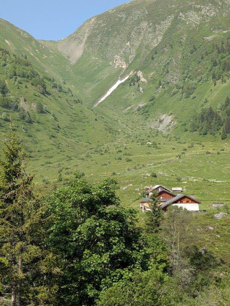 Rückblick zum Abstieg vom Col de Tricot