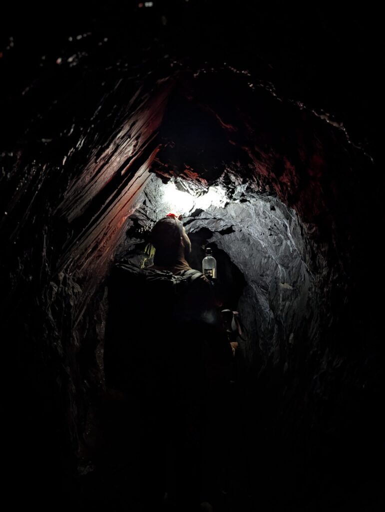 Höhle auf dem nach Champex-Lac