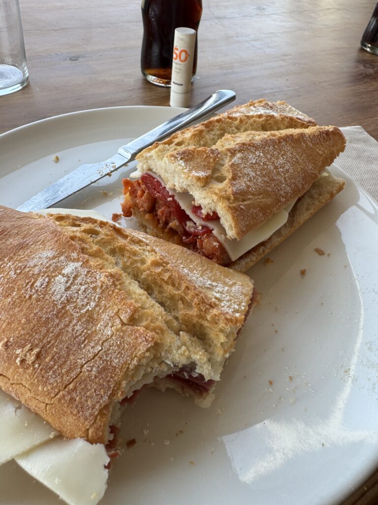 Sandwich am Refugio de Belagua