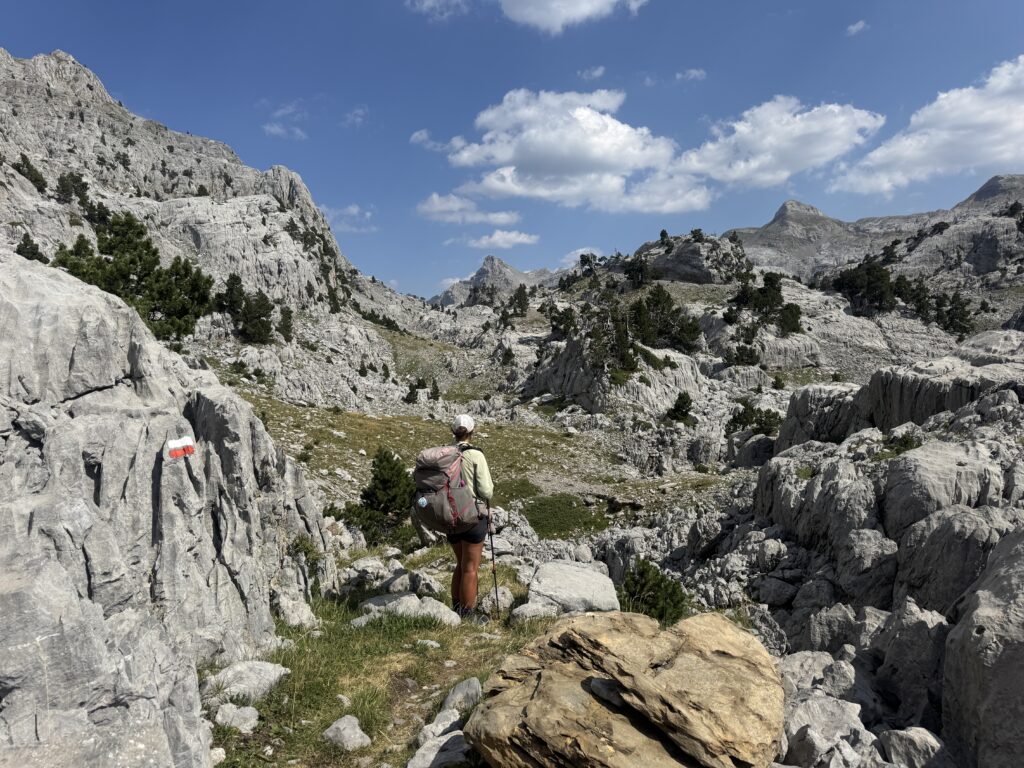 Karstlandschaft beim Aufstieg zum Col d’Anaye