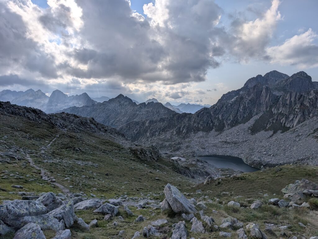 Rückblick auf den Parc Nacional de Aigüestortes am Port de Caldes