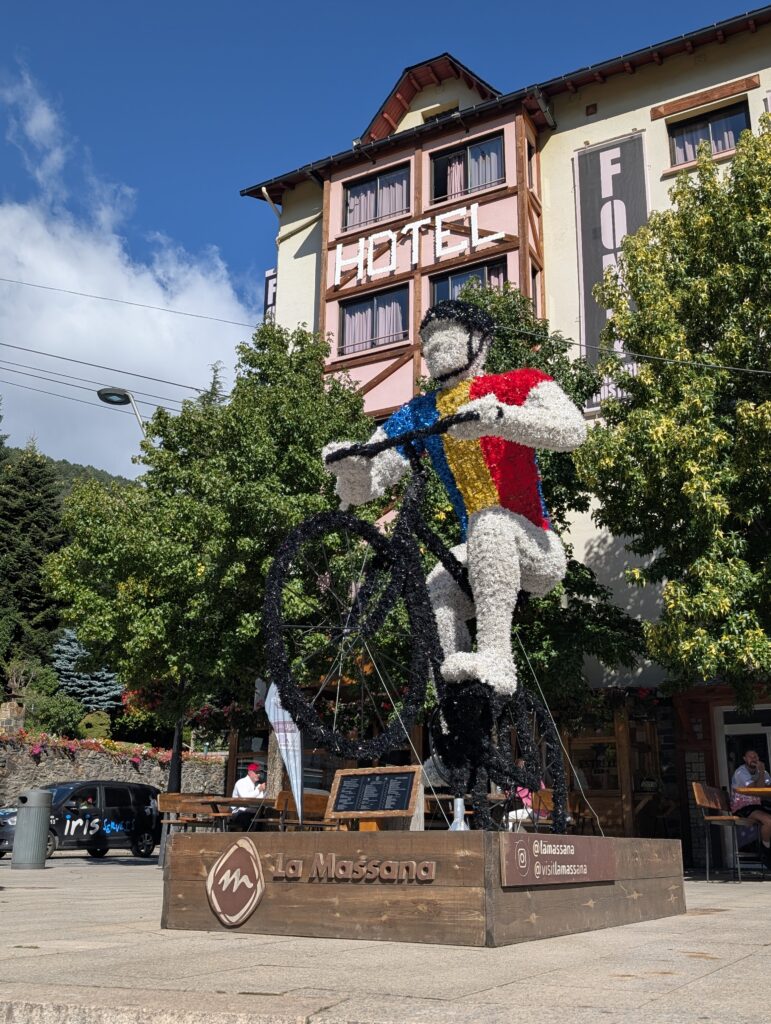 Statue zum Radrennen in La Massana