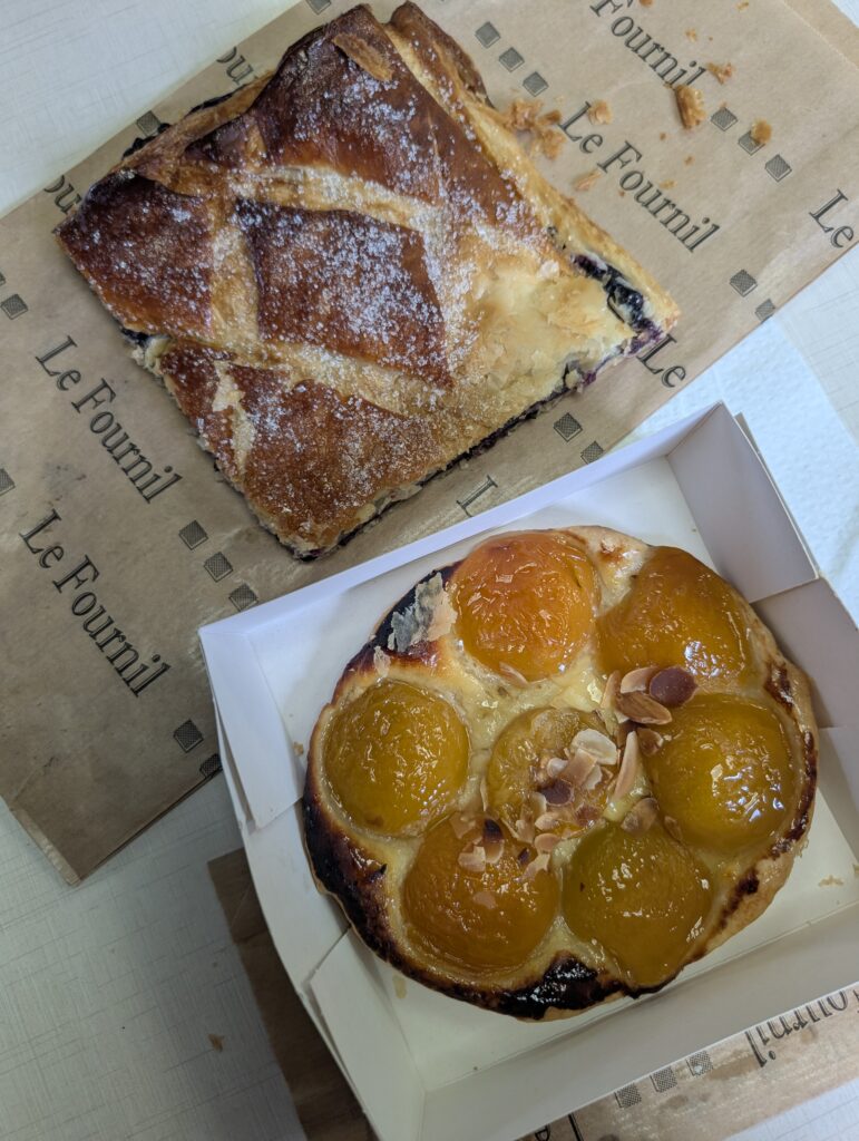 Frühstück in der Bäckerei in l’Hospitalet-près-l’Andorre