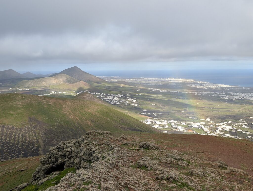 Blick vom Montaña de Guardilama nach Arrecife