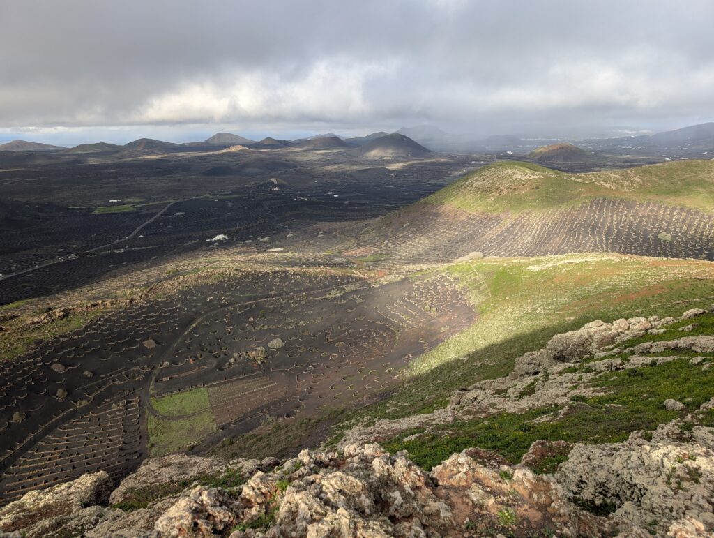 Blick vom Montaña de Guardilama zum Timanfaya Nationalpark