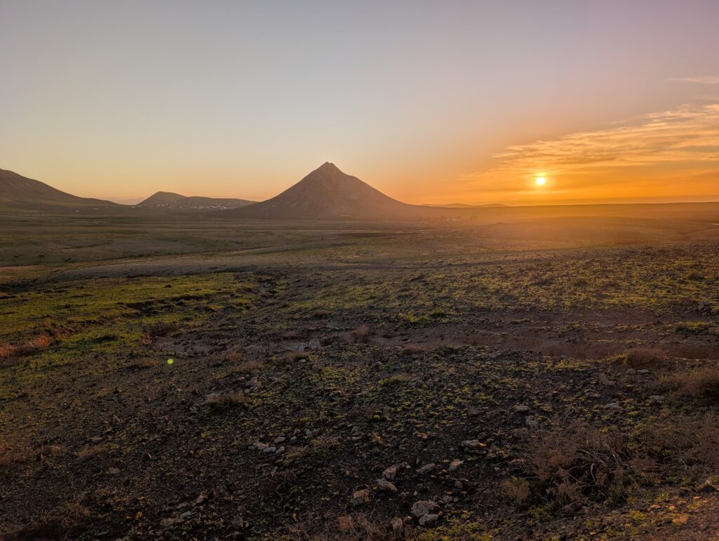Tindaya mit Sonnenuntergang
