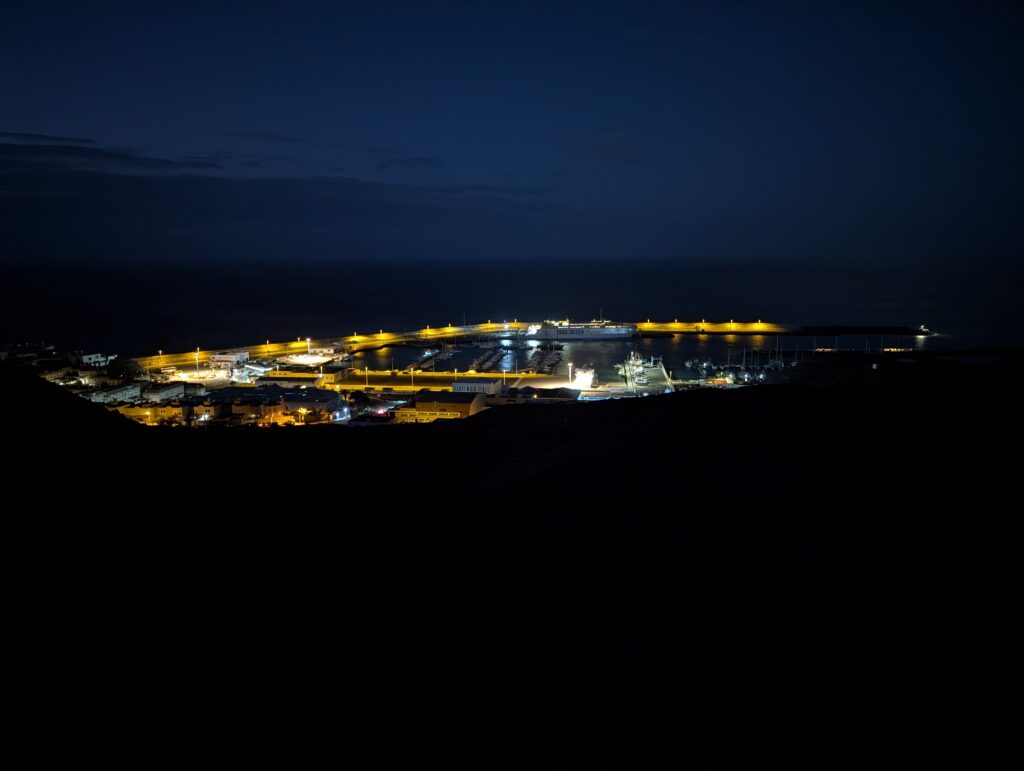 Hafen von Morro Jable am frühen Morgen