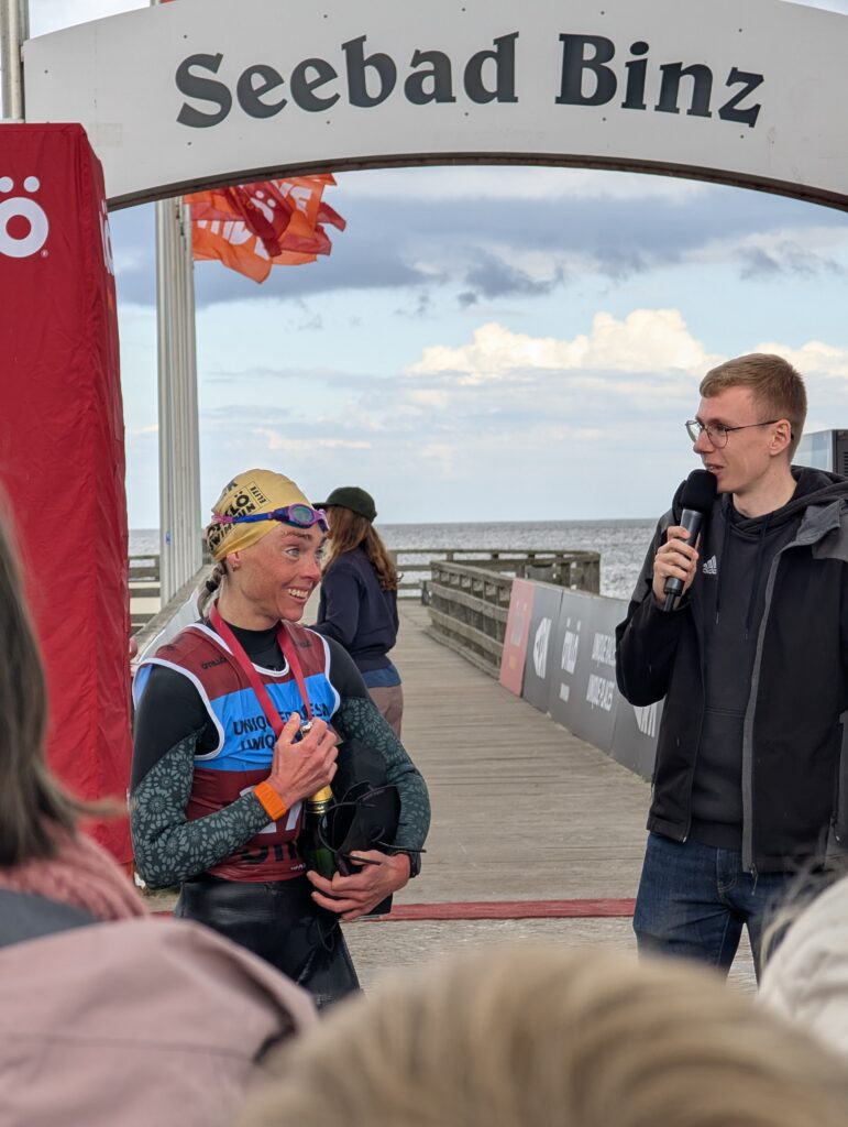 Gewinnerin des Swim-Run-Events in Binz