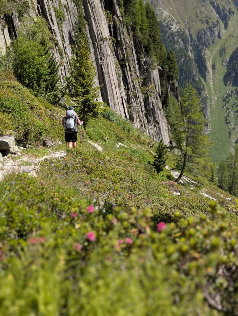 Abstieg zur Buvette du Glacier