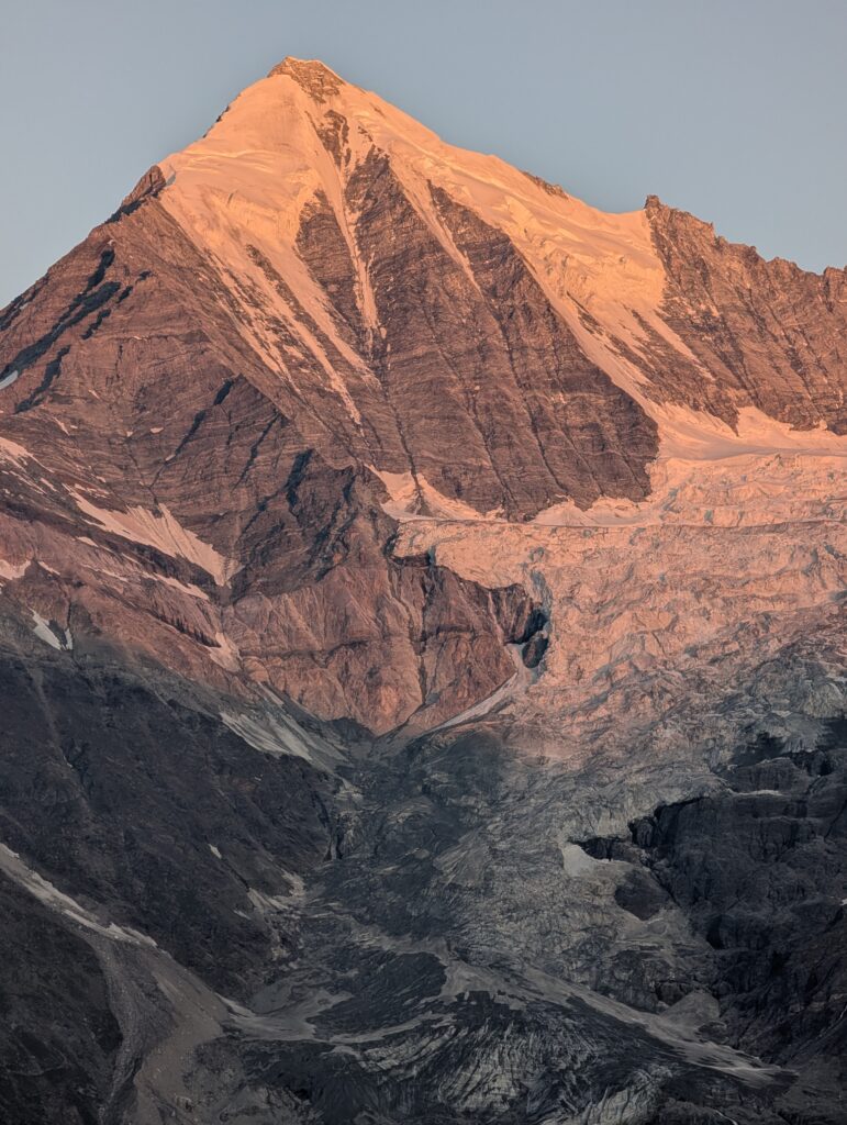Morgendlicher Blick auf das Weisshorn