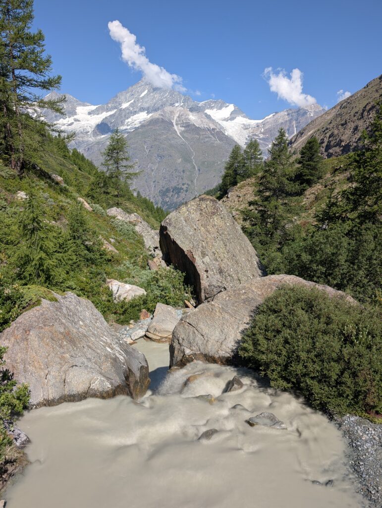 Gletscherfluss bei der Täschalp