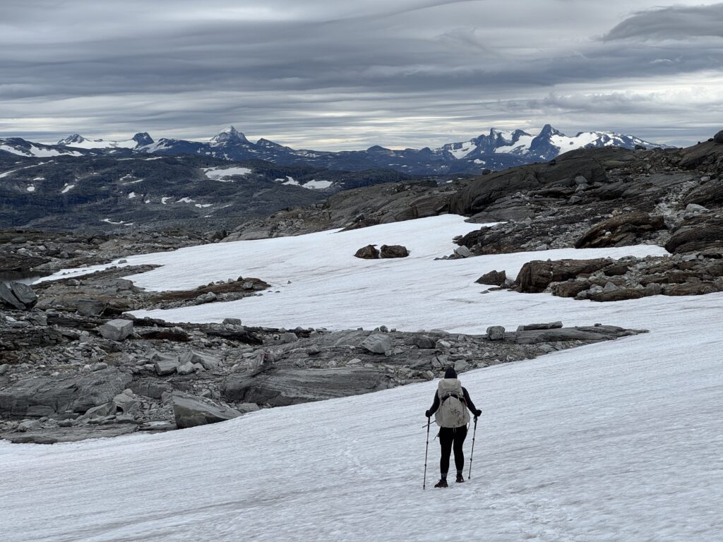 Schneefeld auf dem Weg zum Storevatnet