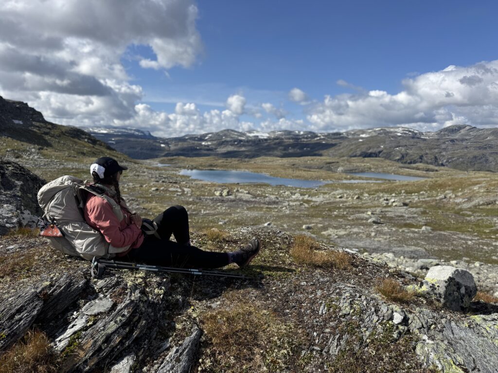 Abstieg ins Rossdalen Tal
