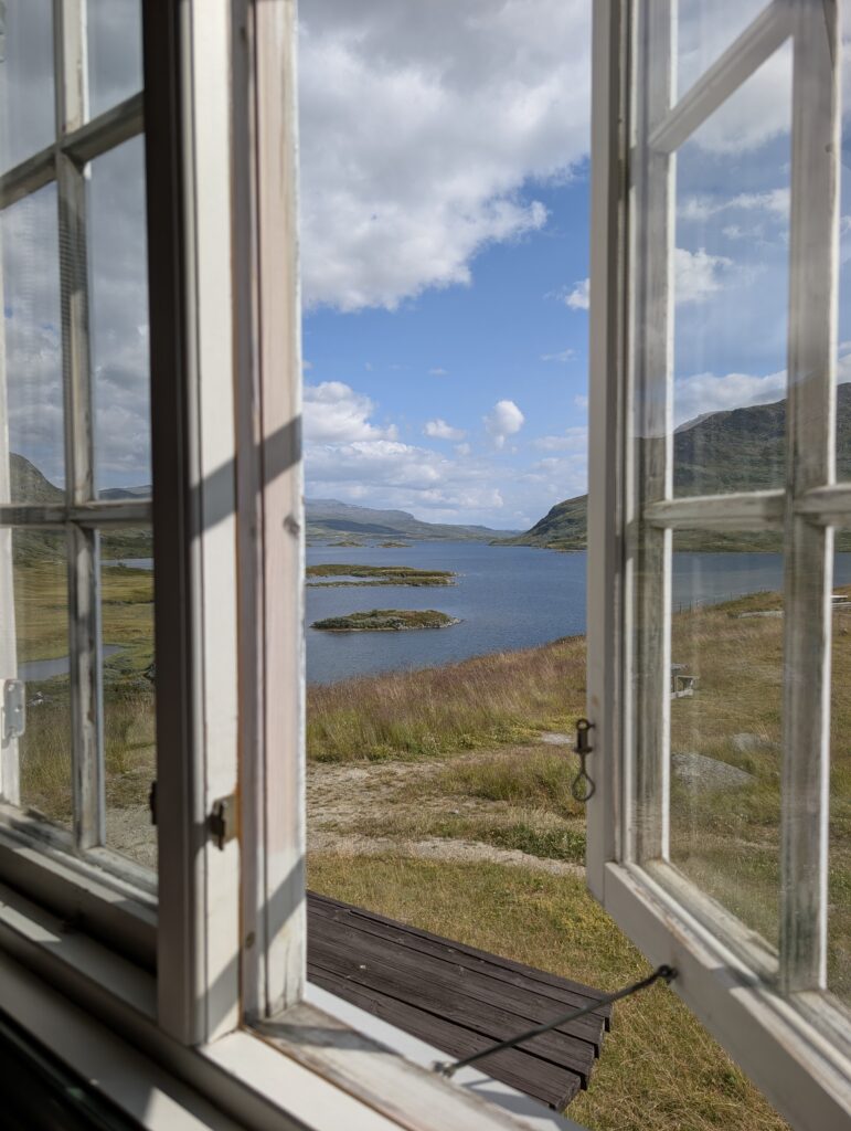 Blick aus der Iungsdalshytta auf den Iungsdalsvatnet