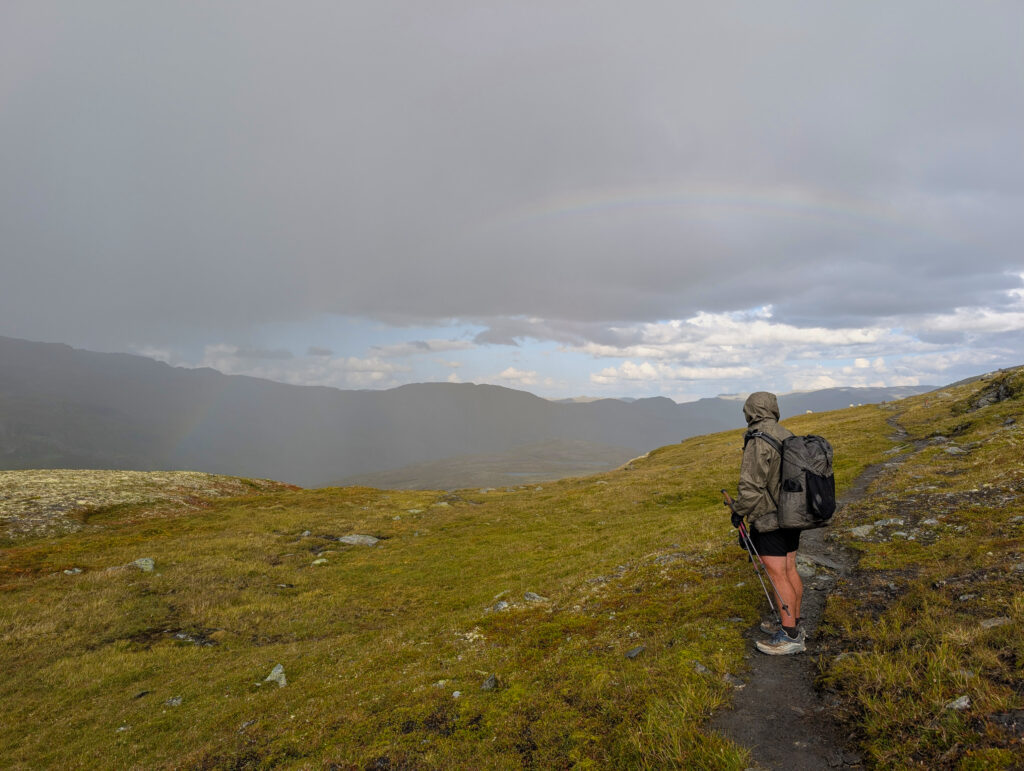 Regenbogen auf dem Massiv Trail