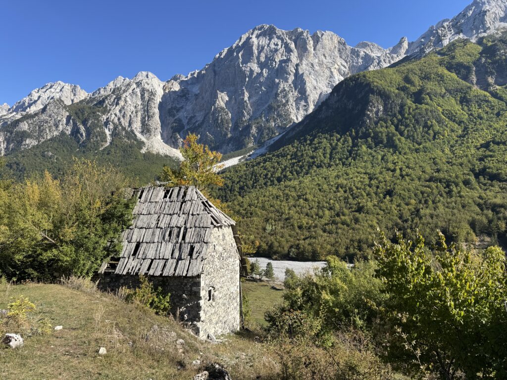 Abstieg nach Valbona