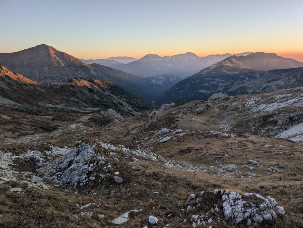 Sonnenaufgang auf dem Peaks of the Balkans Trail