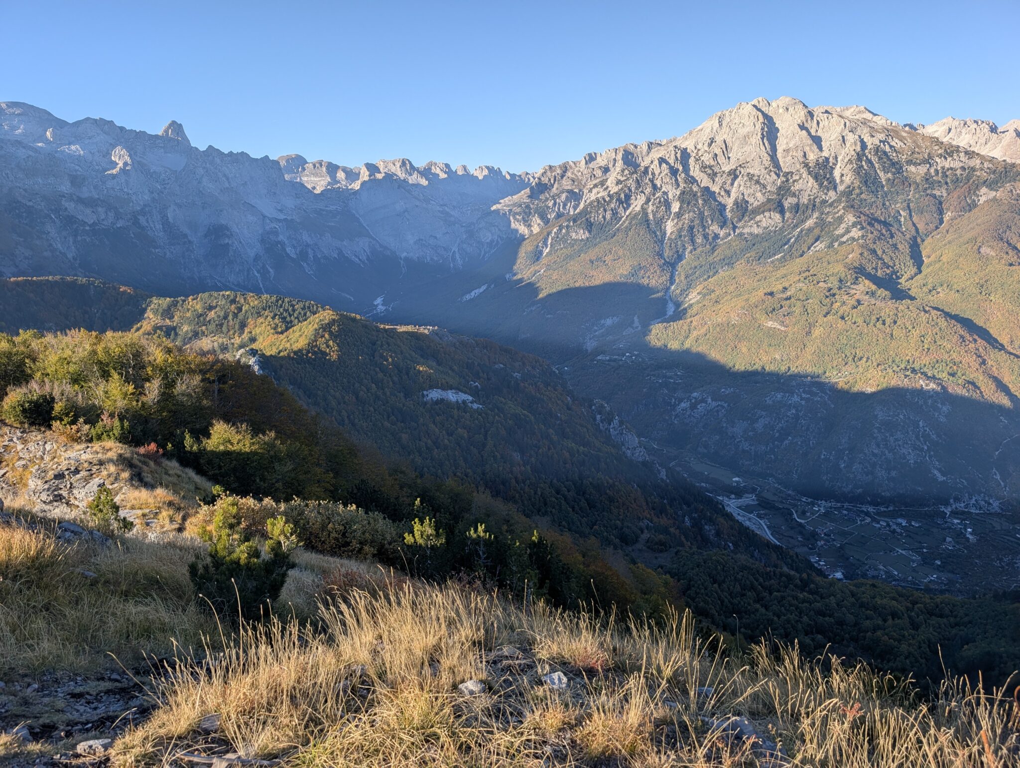 Blick vom Zorzit auf Theth